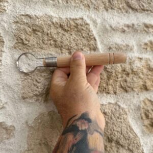 Couteau acier avec manche bois pour sculpter les enduits et mortiers en ENDUIT SCULPTE et ART DE LA ROCAILLE