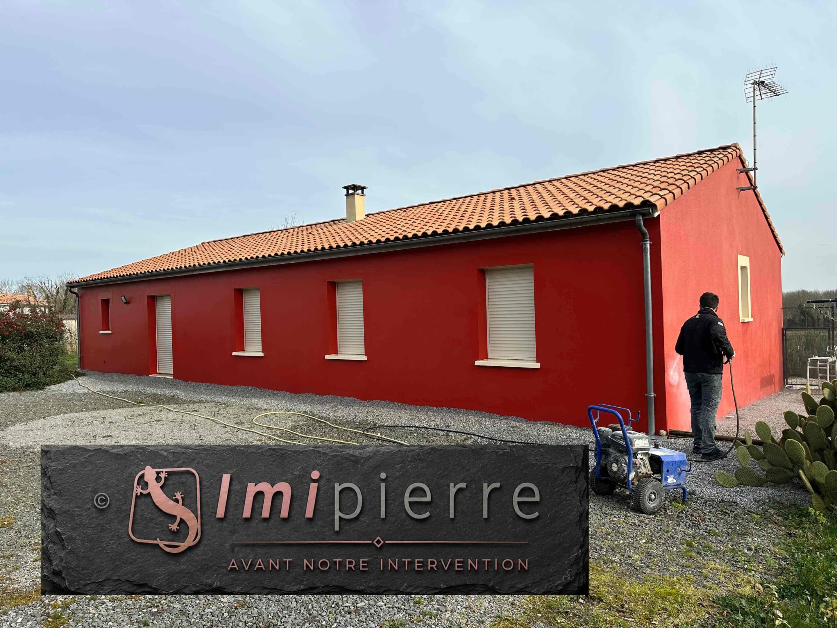 Première intervention imipierre nettoyage façades Etape de la décontamination des supports et du rinçage haute pression avec imipierre